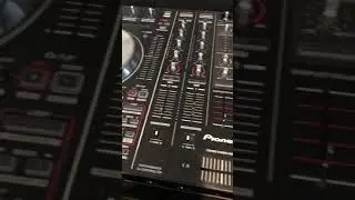 Clean DJ Controller