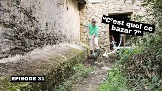 ÇA AVANCE ! Une découverte à l'arrière, cloisons bois à l'étage etc - RÉNOVATION EP31