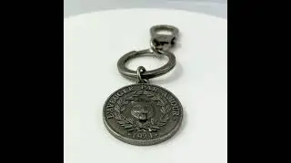Gucci Special Edition Feline Head Key Chain in Silver