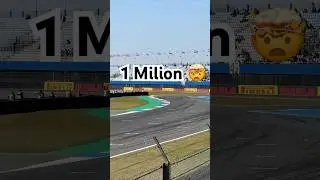 &Ouml;n teker havada direksiyon sola bakiyor ama viraj sağa doğru tek teker &uuml;zerinde y&ouml;n değiştiriyor 🤯