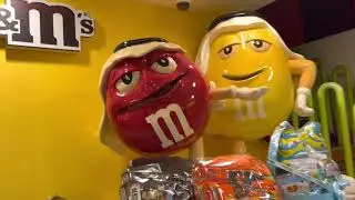 Biggest candy store in Dubai Mall! Candylicious! 🍭🍭🍭