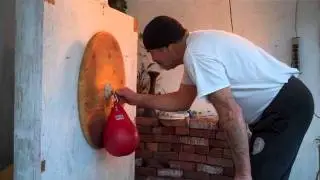 Vertical Speed Bagging | Cleto Speed Bag and Deville Swivel