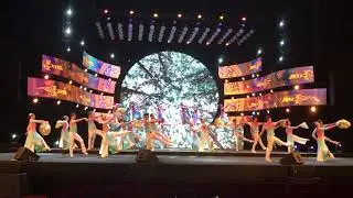 Việt nam quê hương tôi - Tự nguyên. Liên khúc hát múa . Biên đạo múa : Phùng Khải.