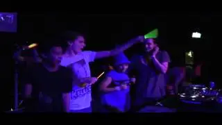 Ctrl Alt Delicious - Stage crasher gets owned!!