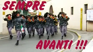 LA FANFARA BERSAGLIERI SUONA DI CORSA IN PIAZZA A BEDIZZOLE