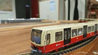 Eine S-Bahn Berlin BR 481/482 von Halling auf dem Testkreis | Modellbahn AG der GHO Berlin