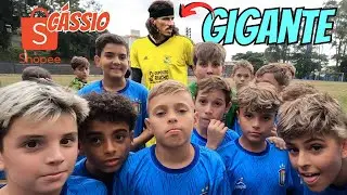Surpresa no Final do Treino: Enfrentando Cássio da Shopee, o Goleiro de 2,05m! 😱🧤
