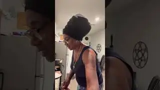 RASTA QUEEN $treasie1  is live! Breakfast 🍳 and Lunch 🥙 