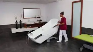 AVERO Motion E &ndash;Einzigartige Sitz- und Liegebadewanne | BEKA Hospitec