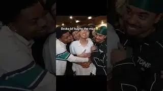 Объятия бедного парня всегда срабатывают...