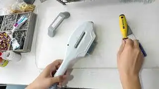 Remove the battery from IPL handle