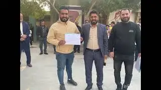 @تكريم مجموعة من الهيئة التعليمية والموظفين من قبل مدير المدرسة