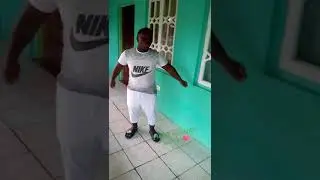 fling Yuh shoulder