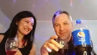 ОТМЕЧАЕМ МОЙ ПРИЕЗД, ПЬЁМ С ЖЕНЕЙ ПЕПСИ-КОЛУ И ГРАНАТОВЫЙ СОК