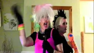 Miranda & Gill  (Punk Rockers).avi
