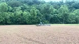 Planting corn with JD 4450