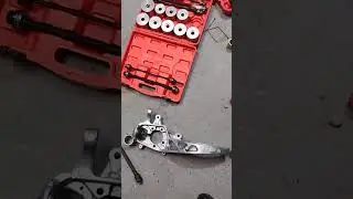2005 Jaguar S Type Steering Knuckle Ball Joint Removal and Installation
