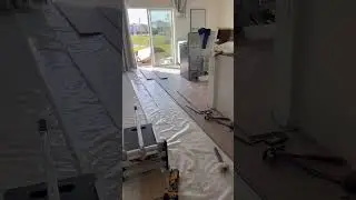 New floors loading! 🏡🔨👷&zwj;♀️ #drhorton #drhortonhomes #wesleychapel #realestate