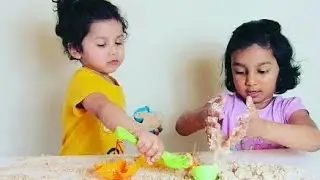 How To Make  Moon Sand With Only 2 Ingredients / Come fare la sabbia a Casa Insieme ai  Bambini
