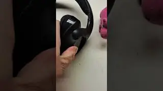 G533 wireless headset.