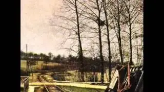CHEVAL DE FRISE un pont et des eaux noires limoneuses 2000