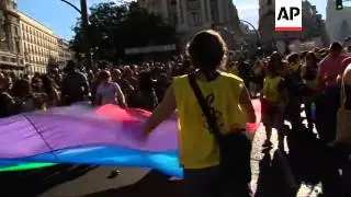 Thousands turn out for 'Gay Parade' in Madrid