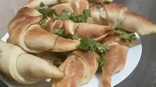 Stuffed croissant