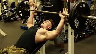 Alex Olarte: Chest Madness