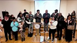 Eagles linebacker Jihaad Campbell hosts coat drive in Camden before the big game