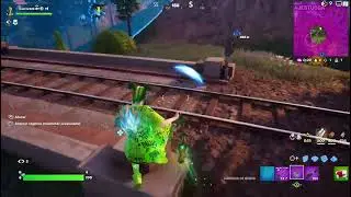 BE- skin, usando Alas de &Iacute;caro y Cadenas de Hades -Fortnite T5, C2-