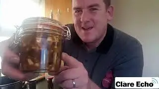 Kearney cooks mince meat (for mince pie)