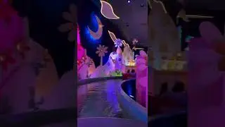 First Listen to NEW Lyrics on It&rsquo;s A Small World! #disneyland #shorts