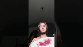 Trying raw steak (with salt) 😱 #rawprimal #primaldiet #steak #steaktartare #beeftartare