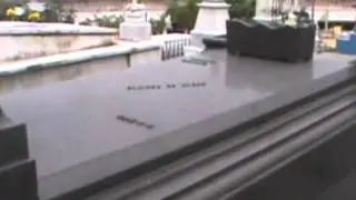 VISITA AO TÚMULO DE HELENO DE FREITAS por Emanuel Messias