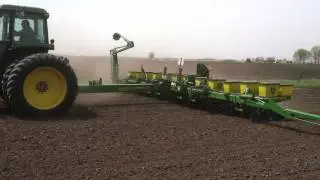 John Deere 1760 planter spring 2014