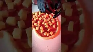 How to make heart shaped pizza #worldfoodcuisine #heart #pizza