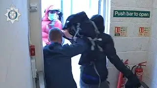Преступная группировка пресечена при попытке ограбления магазина телефонов в Чиппенхэме