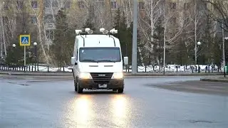 О самоизоляции жителям Нижневартовска напоминает автобус с громкоговорителем