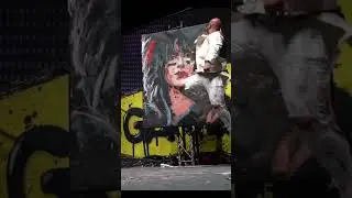 ARTIST PAINTS 6&rsquo; Portrait For Live Audience 🎨🤘🏼🔥 #livepainting #liveart #speedpainting