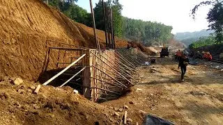 Pengerjaan retaining wall ( dinding penahan tanah )