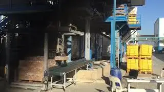 Automatic Bag Slitter ( Lumped  Naphthaline Bag) Sackentleerung