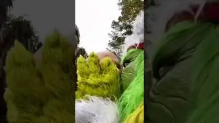I KISS THE GRINCH! 😍😍 #comedy #funny #grinch #christmas