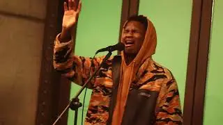 Victor Ray - Kiss Me (Busking Cover)