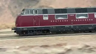 DB V200 pulls up to Dos Cabezas @ SDMRRA