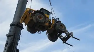 Soeren66 - Mobilkran LIEBHERR LTM 1500-8.1 hebt BAUER Bohrger&auml;t BG 45 und BG 39 vom Bahndamm, Teil 3
