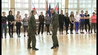 Wojsko szkoli w samoobronie