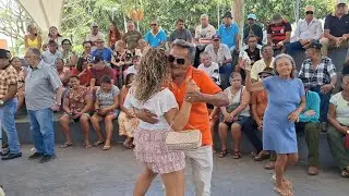 FORRÓ PÉ DE SERRA BEM ANIMADO CULTURA NA PRAÇA ARAPIRACA ALAGOAS 