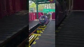 Caterbus has returned to the station! #trolls #trollercoaster #rollercoaster #themepark #dreamworks