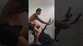 workout di rumah aja, biar gak ada alasan soal cuaca yang gak mendukung 👌😊 #bodimax #sepedastatis