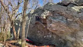 House Boulder Warm Up V1- Moore's Wall Bouldering